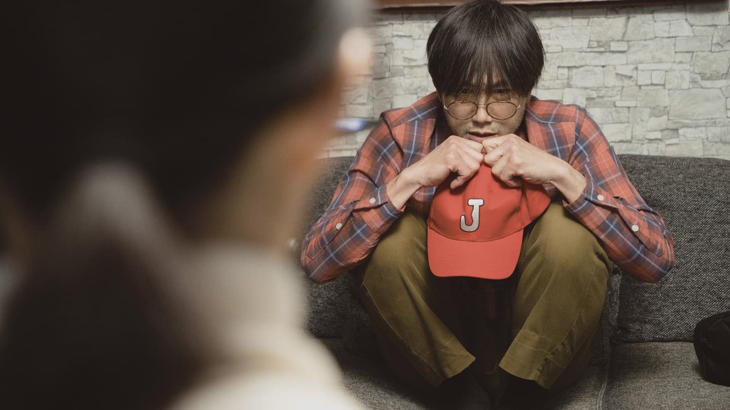 下北沢を散策する外国人女性